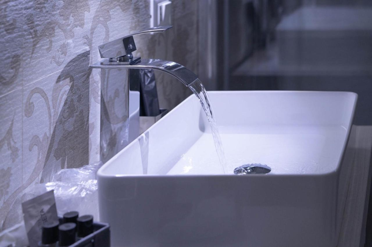 カゼルタ Royal Gardens Bed & Breakfast エクステリア 写真